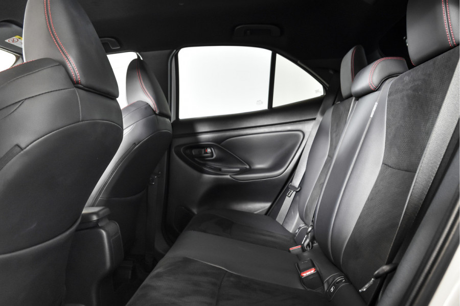Toyota Yaris Cross 1.5 Hybrid 115 PK GR Sport | Dig. Cockpit | Adapt. Cruise | Stoel-+Stuurverw. | PDC | Camera | NAV + App. Connect | ECC | LM 18" | 7949
