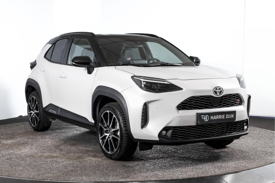 Toyota Yaris Cross 1.5 Hybrid 115 PK GR Sport | Dig. Cockpit | Adapt. Cruise | Stoel-+Stuurverw. | PDC | Camera | NAV + App. Connect | ECC | LM 18" | 7949