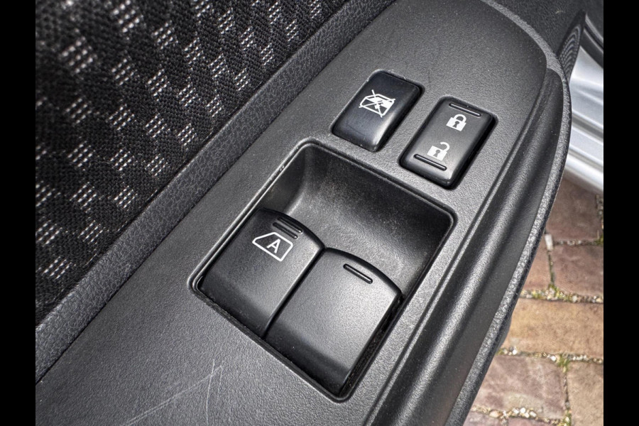 Nissan Note 1.2 Acenta / Navigatie / Cruise Control / Airco / Bluetooth / NED-Note / C.V. met afstandsbediening + Elek. Pakket