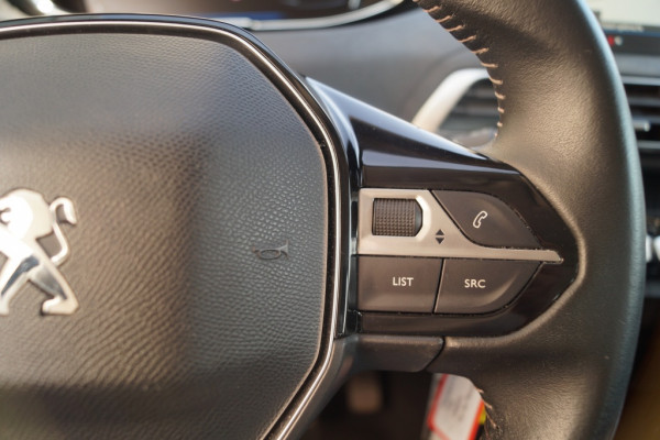 Peugeot 5008 1.2 PureTech 130pk Executive 7-persoons -NAVI-ECC-