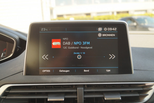 Peugeot 5008 1.2 PureTech 130pk Executive 7-persoons -NAVI-ECC-