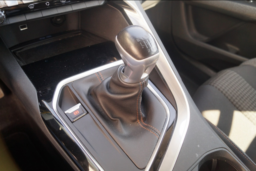 Peugeot 5008 1.2 PureTech 130pk Executive 7-persoons -NAVI-ECC-