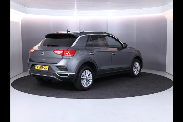 Volkswagen T-Roc 1.0 TSI Style 110 pk | Navigatie | Parkeersensoren | Adaptieve cruise control | Autom. airco |