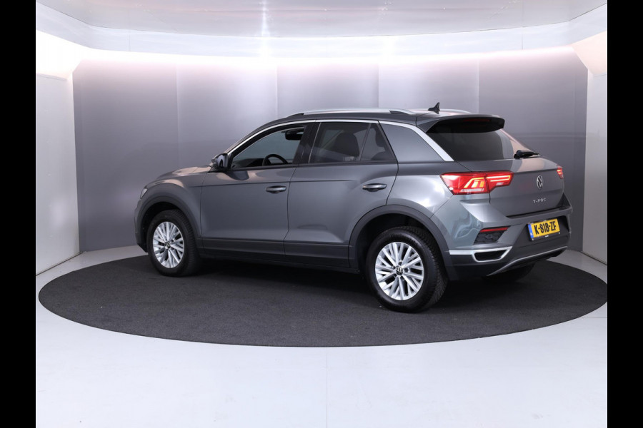 Volkswagen T-Roc 1.0 TSI Style 110 pk | Navigatie | Parkeersensoren | Adaptieve cruise control | Autom. airco |
