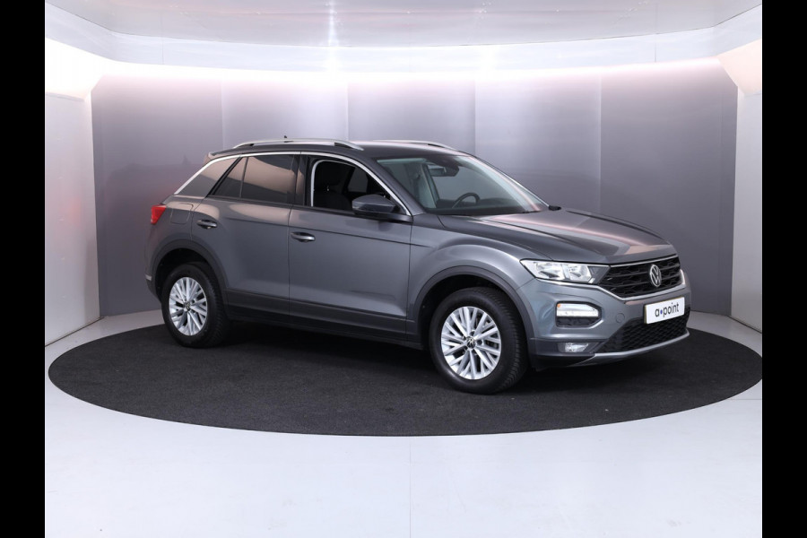 Volkswagen T-Roc 1.0 TSI Style 110 pk | Navigatie | Parkeersensoren | Adaptieve cruise control | Autom. airco |