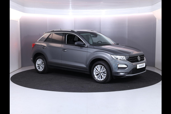 Volkswagen T-Roc 1.0 TSI Style 110 pk | Navigatie | Parkeersensoren | Adaptieve cruise control | Autom. airco |