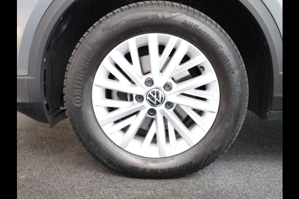 Volkswagen T-Roc 1.0 TSI Style 110 pk | Navigatie | Parkeersensoren | Adaptieve cruise control | Autom. airco |