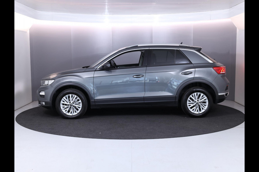 Volkswagen T-Roc 1.0 TSI Style 110 pk | Navigatie | Parkeersensoren | Adaptieve cruise control | Autom. airco |