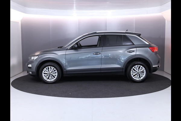 Volkswagen T-Roc 1.0 TSI Style 110 pk | Navigatie | Parkeersensoren | Adaptieve cruise control | Autom. airco |