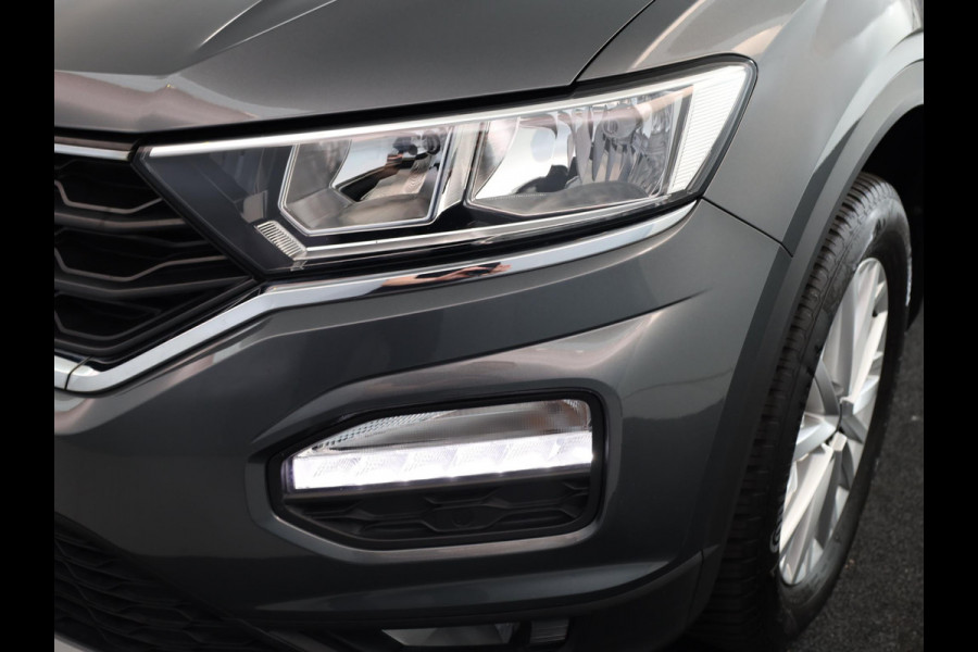 Volkswagen T-Roc 1.0 TSI Style 110 pk | Navigatie | Parkeersensoren | Adaptieve cruise control | Autom. airco |