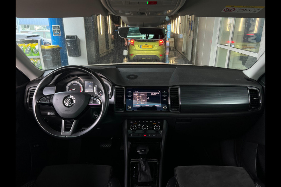 Škoda Kodiaq 1.5 TSI Limited Business Edition 7p. NL AUTO | 7 PERSOONS | PANO | AUTOMAAT | CARPLAY | HALF LEDER | ! 2DE PINKSTERDAG GEOPEND VAN 10:00 UUR T/M 17:00 UUR