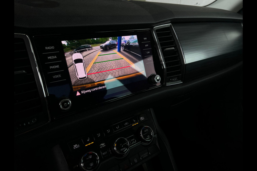 Škoda Kodiaq 1.5 TSI Limited Business Edition 7p. NL AUTO | 7 PERSOONS | PANO | AUTOMAAT | CARPLAY | HALF LEDER | ! 2DE PINKSTERDAG GEOPEND VAN 10:00 UUR T/M 17:00 UUR