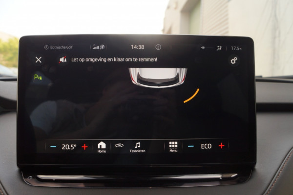 Škoda ENYAQ iV 60 180pk 62kWh -PANO-LEER-NAVI-ECC-PDC-
