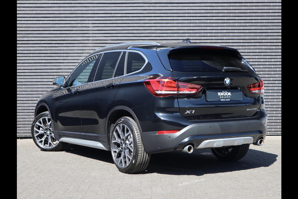 BMW X1 sDrive20i VDL Nedcar Edition | Head Up | Leder | Trekhaak | BMW X1 sDrive20i VDL Nedcar Edition | Head Up | Leder | Trekhaak |