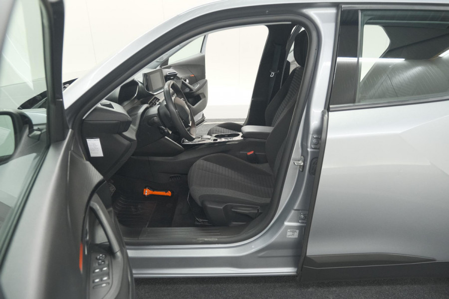 Peugeot e-2008 EV Active 50 kWh | Camera | Navigatie | Climate Control | Apple Carplay