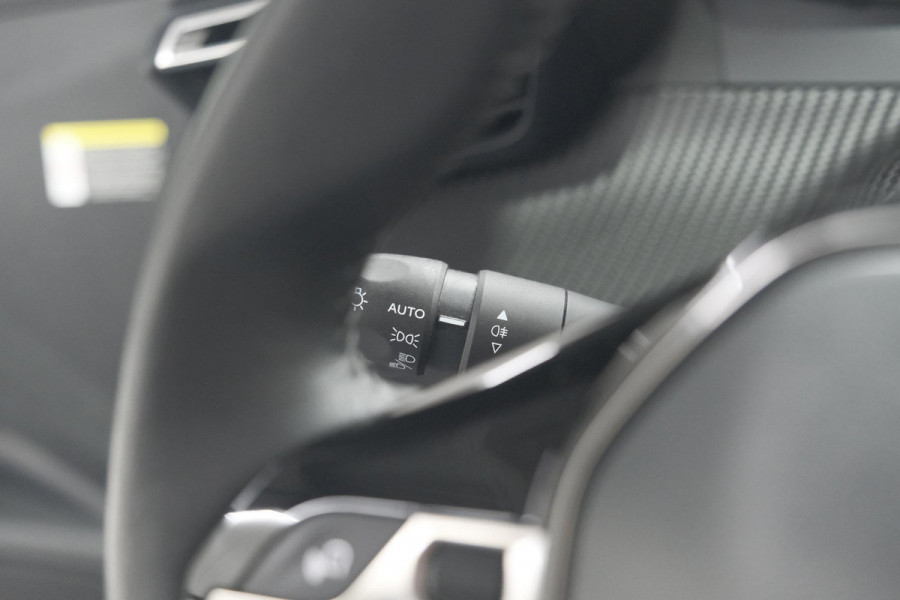 Peugeot e-2008 EV Active 50 kWh | Camera | Navigatie | Climate Control | Apple Carplay