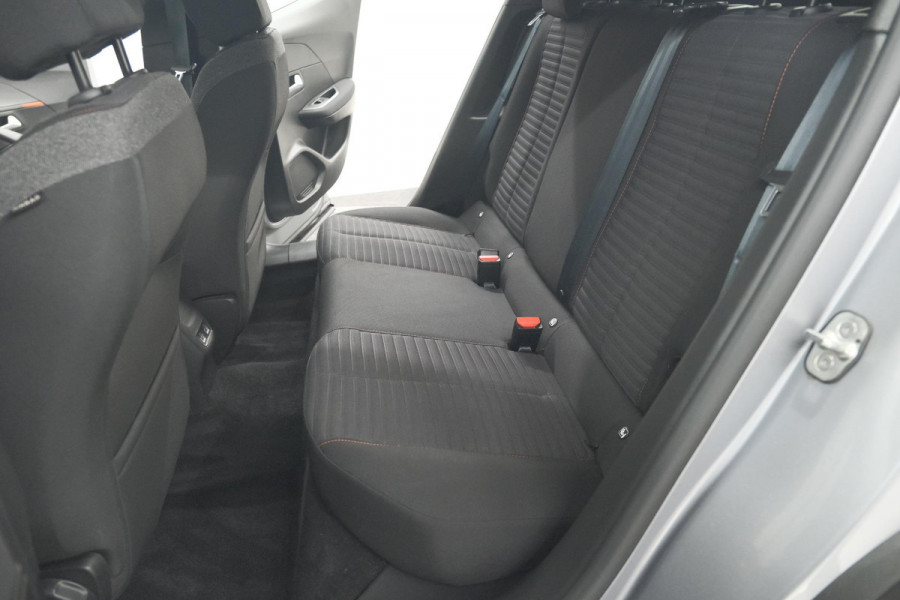 Peugeot e-2008 EV Active 50 kWh | Camera | Navigatie | Climate Control | Apple Carplay