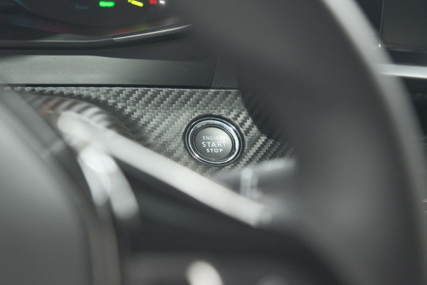 Peugeot e-2008 EV Active 50 kWh | Camera | Navigatie | Climate Control | Apple Carplay