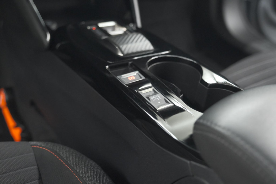 Peugeot e-2008 EV Active 50 kWh | Camera | Navigatie | Climate Control | Apple Carplay