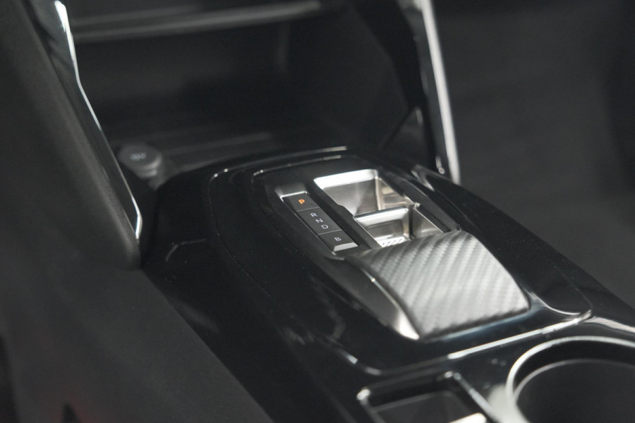 Peugeot e-2008 EV Active 50 kWh | Camera | Navigatie | Climate Control | Apple Carplay