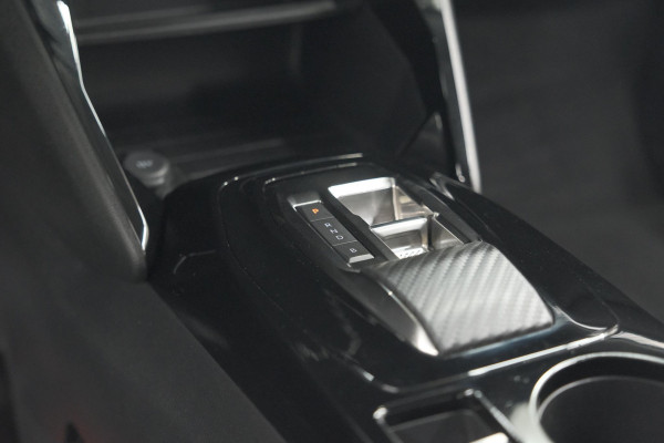 Peugeot e-2008 EV Active 50 kWh | Camera | Navigatie | Climate Control | Apple Carplay