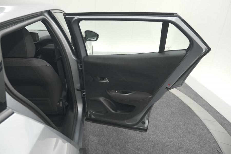 Peugeot e-2008 EV Active 50 kWh | Camera | Navigatie | Climate Control | Apple Carplay