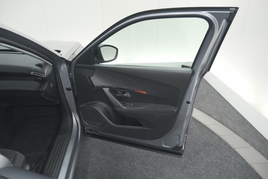 Peugeot e-2008 EV Active 50 kWh | Camera | Navigatie | Climate Control | Apple Carplay