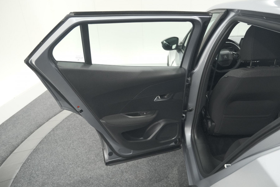 Peugeot e-2008 EV Active 50 kWh | Camera | Navigatie | Climate Control | Apple Carplay