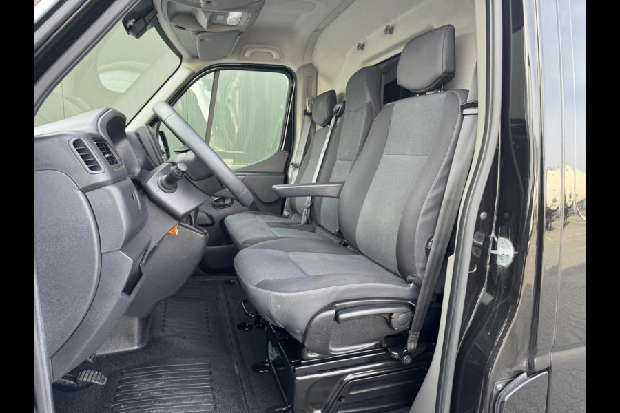 Renault Master T35 2.3 dCi 135 L2H2 Cruise Navigatie Airco All Season banden Goed onderhouden
