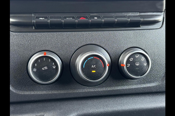 Renault Master T35 2.3 dCi 135 L2H2 Cruise Navigatie Airco All Season banden Goed onderhouden