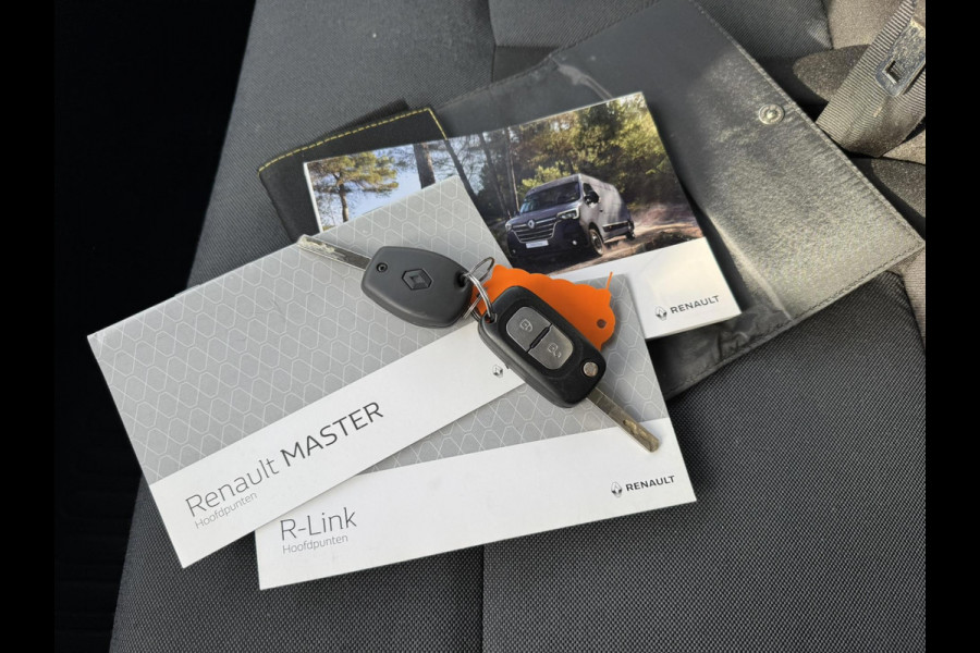Renault Master T35 2.3 dCi 135 L2H2 Cruise Navigatie Airco All Season banden Goed onderhouden