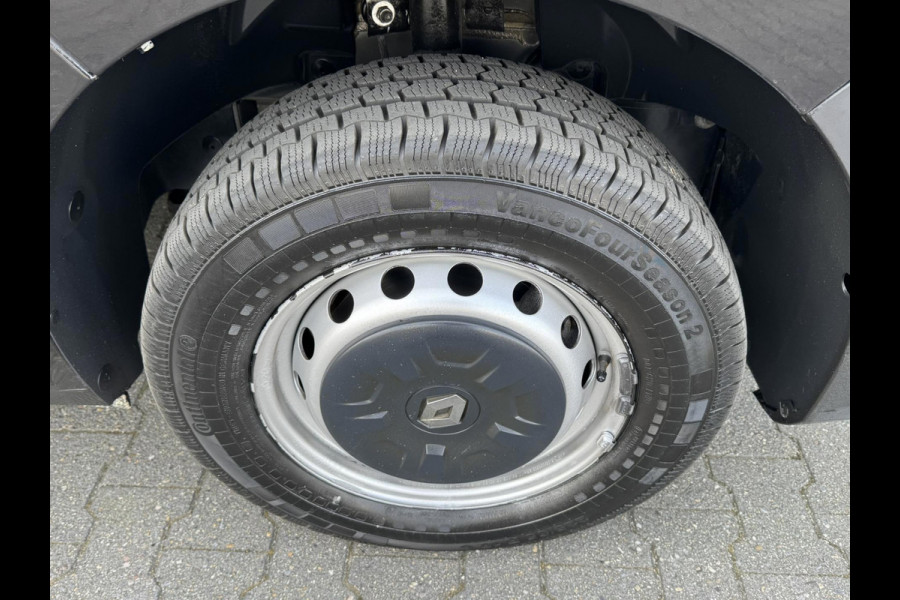 Renault Master T35 2.3 dCi 135 L2H2 Cruise Navigatie Airco All Season banden Goed onderhouden