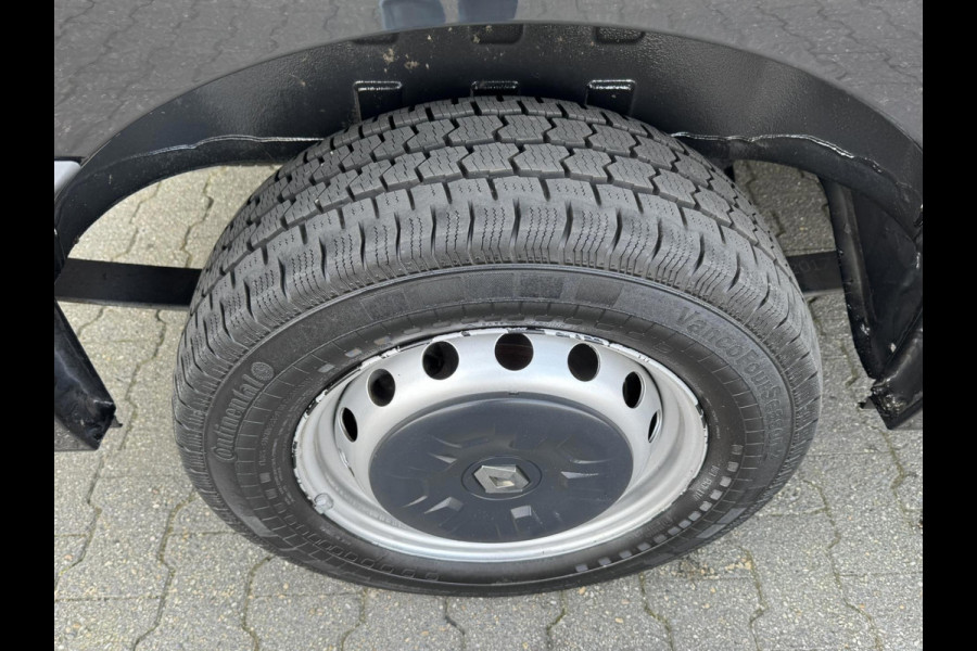 Renault Master T35 2.3 dCi 135 L2H2 Cruise Navigatie Airco All Season banden Goed onderhouden