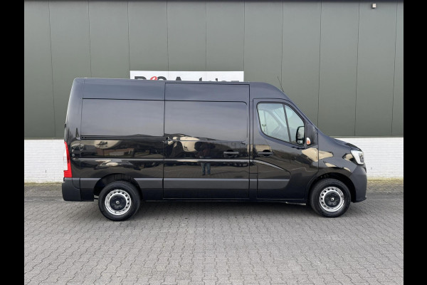 Renault Master T35 2.3 dCi 135 L2H2 Cruise Navigatie Airco All Season banden Goed onderhouden
