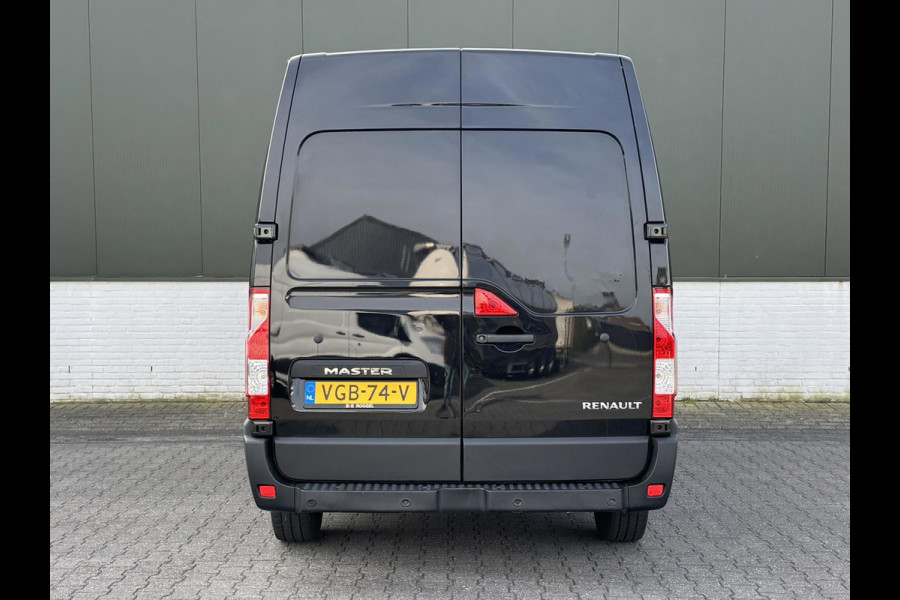 Renault Master T35 2.3 dCi 135 L2H2 Cruise Navigatie Airco All Season banden Goed onderhouden