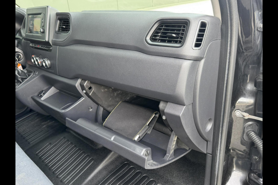Renault Master T35 2.3 dCi 135 L2H2 Cruise Navigatie Airco All Season banden Goed onderhouden
