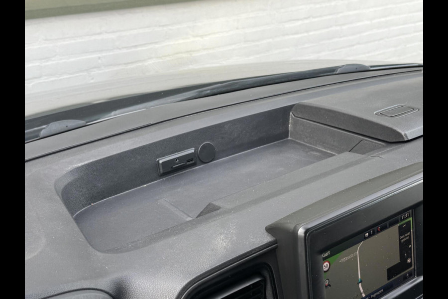 Renault Master T35 2.3 dCi 135 L2H2 Cruise Navigatie Airco All Season banden Goed onderhouden