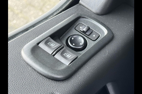 Renault Master T35 2.3 dCi 135 L2H2 Cruise Navigatie Airco All Season banden Goed onderhouden