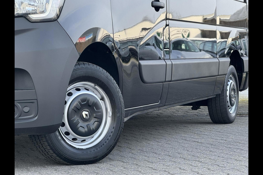 Renault Master T35 2.3 dCi 135 L2H2 Cruise Navigatie Airco All Season banden Goed onderhouden