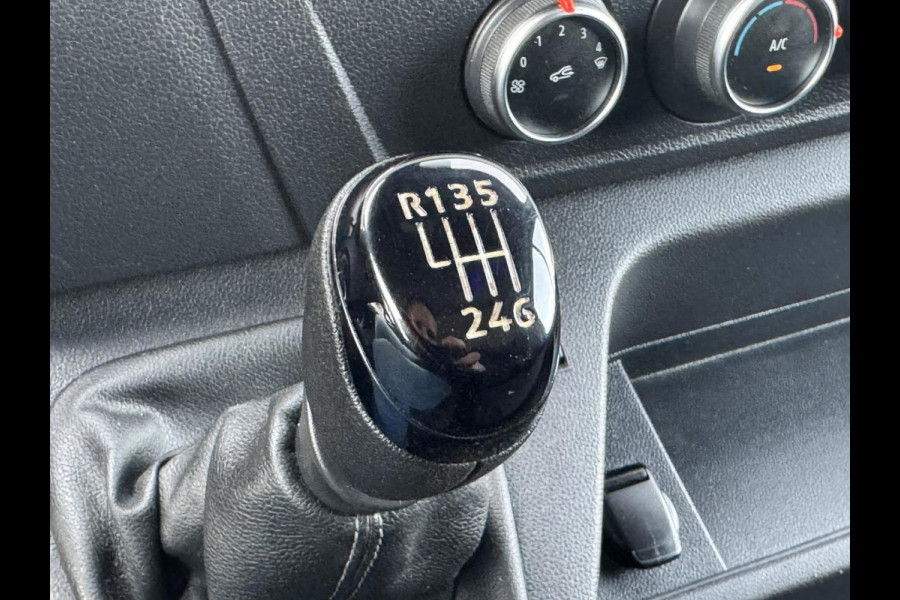 Renault Master T35 2.3 dCi 135 L2H2 Cruise Navigatie Airco All Season banden Goed onderhouden