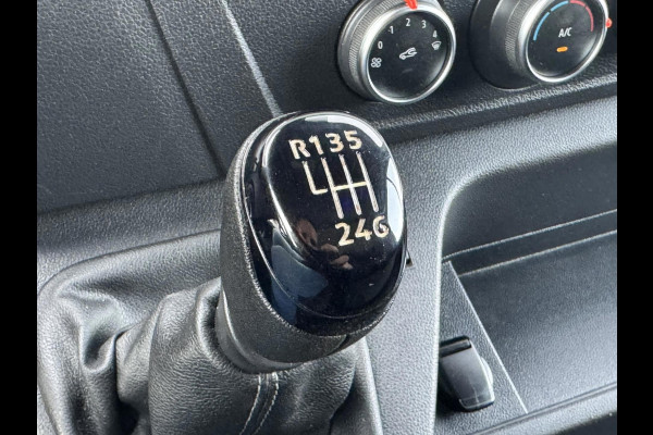 Renault Master T35 2.3 dCi 135 L2H2 Cruise Navigatie Airco All Season banden Goed onderhouden