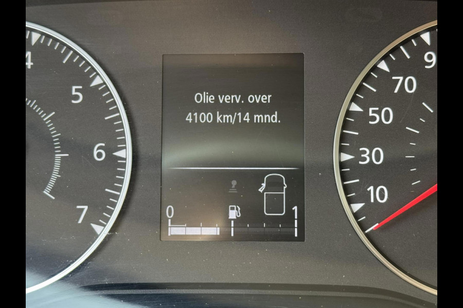 Renault Master T35 2.3 dCi 135 L2H2 Cruise Navigatie Airco All Season banden Goed onderhouden