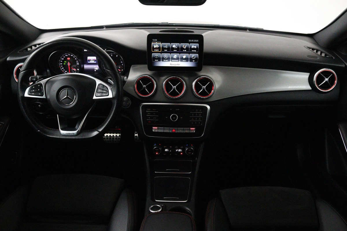 Mercedes-Benz CLA-Klasse 180 Business Solution AMG Upgrade Edition (ACHTERUITRIJCAMERA, NAVIGATIE, STOELVERWARMING, CRUISE) Mercedes-Benz CLA-Klasse 180 Business Solution AMG Upgrade Edition (ACHTERUITRIJCAMERA, NAVIGATIE, STOELVERWARMING, CRUISE)