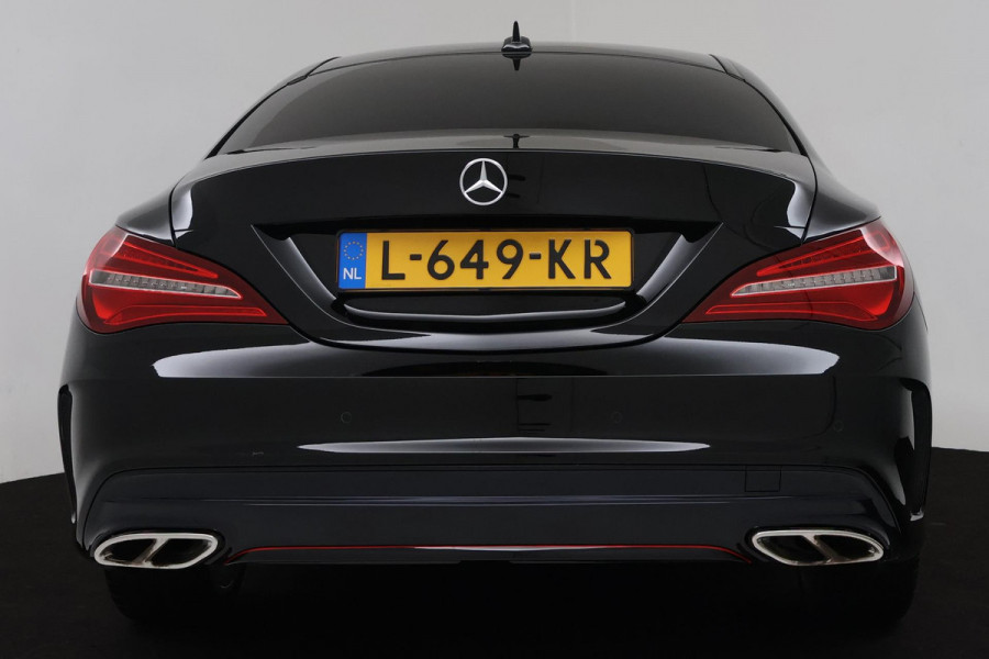Mercedes-Benz CLA-Klasse 180 Business Solution AMG Upgrade Edition (ACHTERUITRIJCAMERA, NAVIGATIE, STOELVERWARMING, CRUISE)