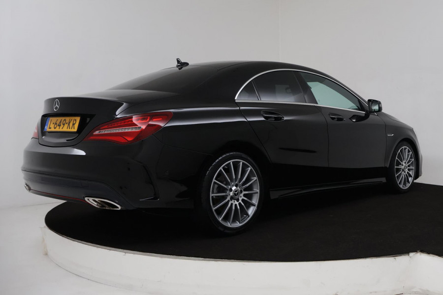 Mercedes-Benz CLA-Klasse 180 Business Solution AMG Upgrade Edition (ACHTERUITRIJCAMERA, NAVIGATIE, STOELVERWARMING, CRUISE)