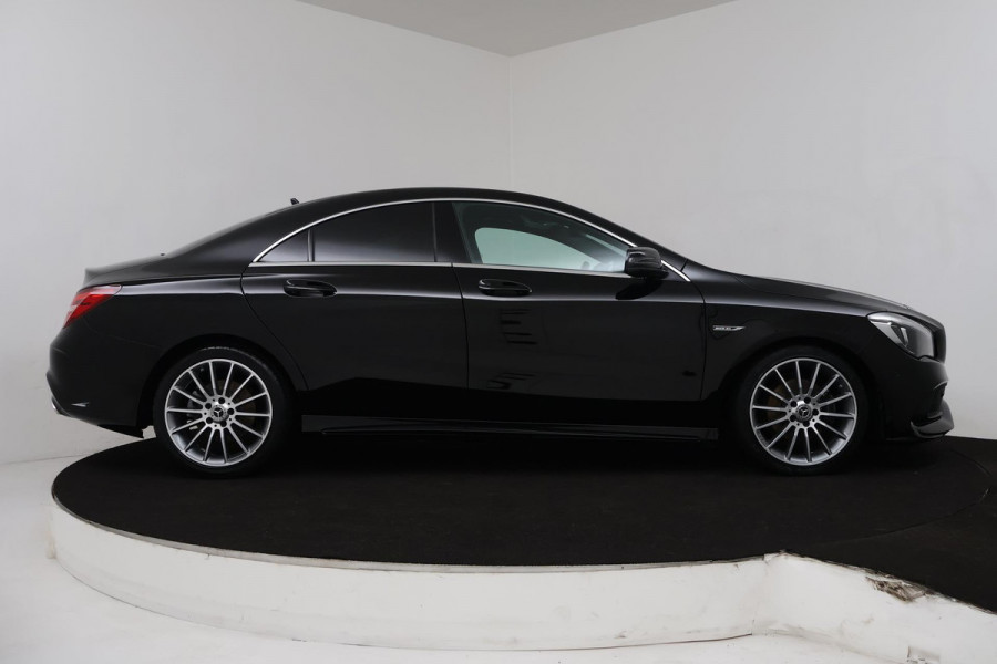 Mercedes-Benz CLA-Klasse 180 Business Solution AMG Upgrade Edition (ACHTERUITRIJCAMERA, NAVIGATIE, STOELVERWARMING, CRUISE)