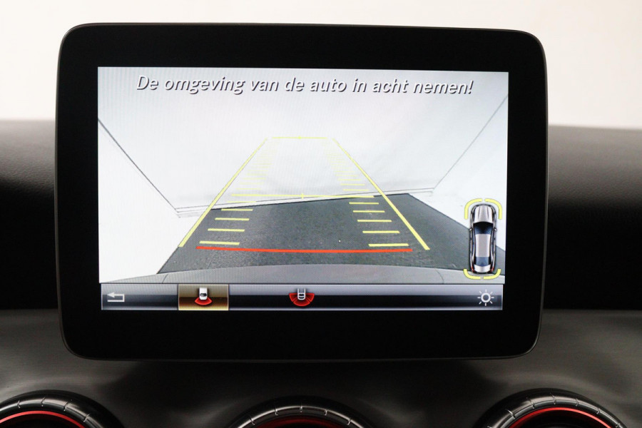 Mercedes-Benz CLA-Klasse 180 Business Solution AMG Upgrade Edition (ACHTERUITRIJCAMERA, NAVIGATIE, STOELVERWARMING, CRUISE)