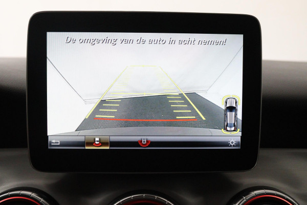Mercedes-Benz CLA-Klasse 180 Business Solution AMG Upgrade Edition (ACHTERUITRIJCAMERA, NAVIGATIE, STOELVERWARMING, CRUISE)