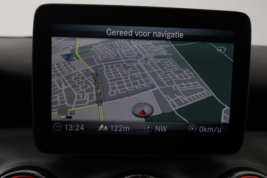 Mercedes-Benz CLA-Klasse 180 Business Solution AMG Upgrade Edition (ACHTERUITRIJCAMERA, NAVIGATIE, STOELVERWARMING, CRUISE)