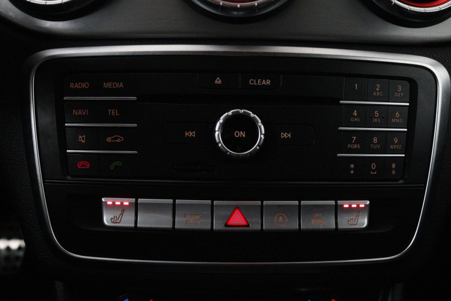 Mercedes-Benz CLA-Klasse 180 Business Solution AMG Upgrade Edition (ACHTERUITRIJCAMERA, NAVIGATIE, STOELVERWARMING, CRUISE)